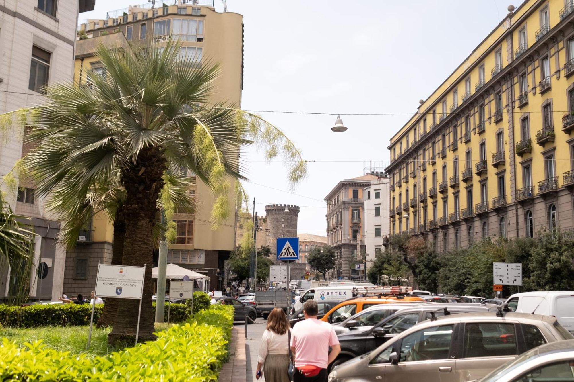 Welmy Napoli Hotell Exteriör bild